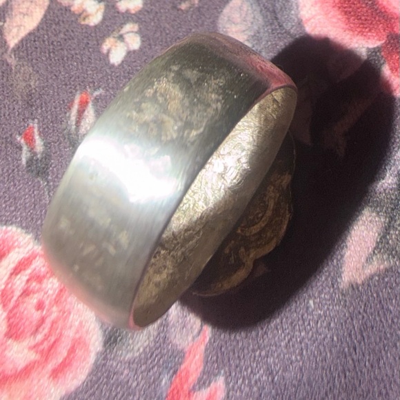 Elegant Gold and Silver Women's Jewelry - Picture 10 of 15